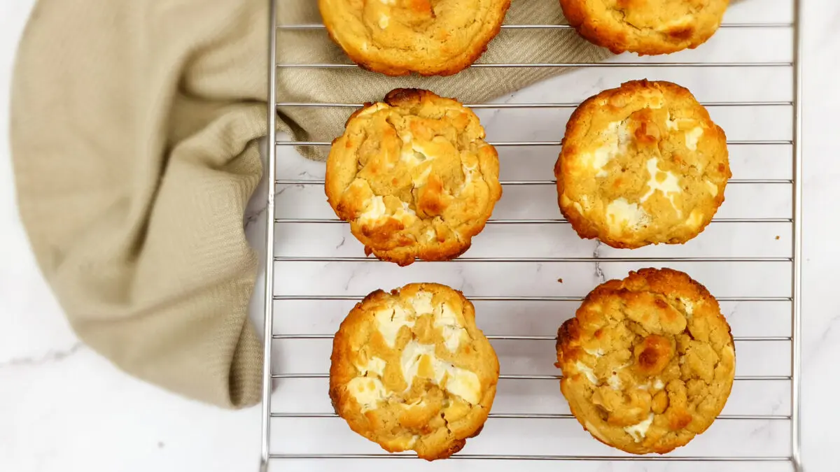 Chocolate chip cookies met witte chocolade en macademia nootjes