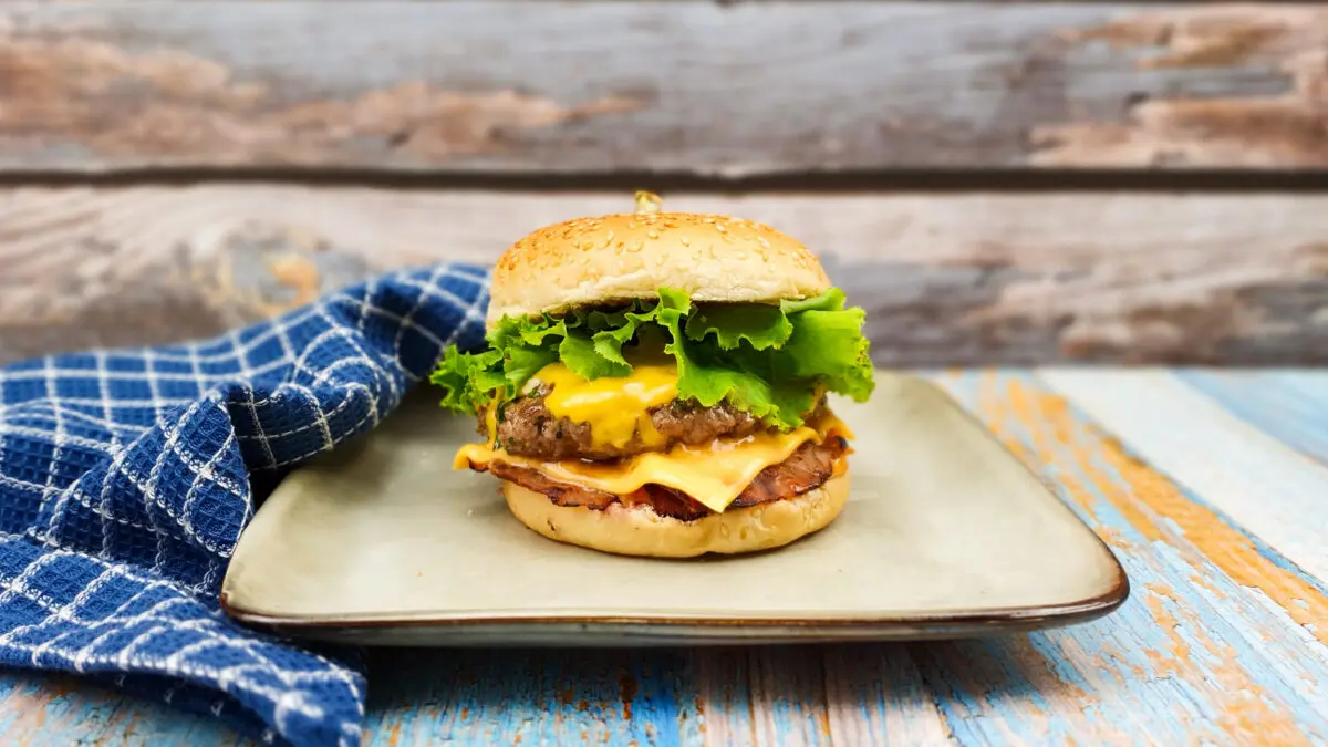 Zelfgemaakte Big Tasty met bacon