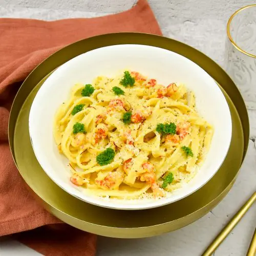 Saffraan tagliatelle met rivierkreeftjes