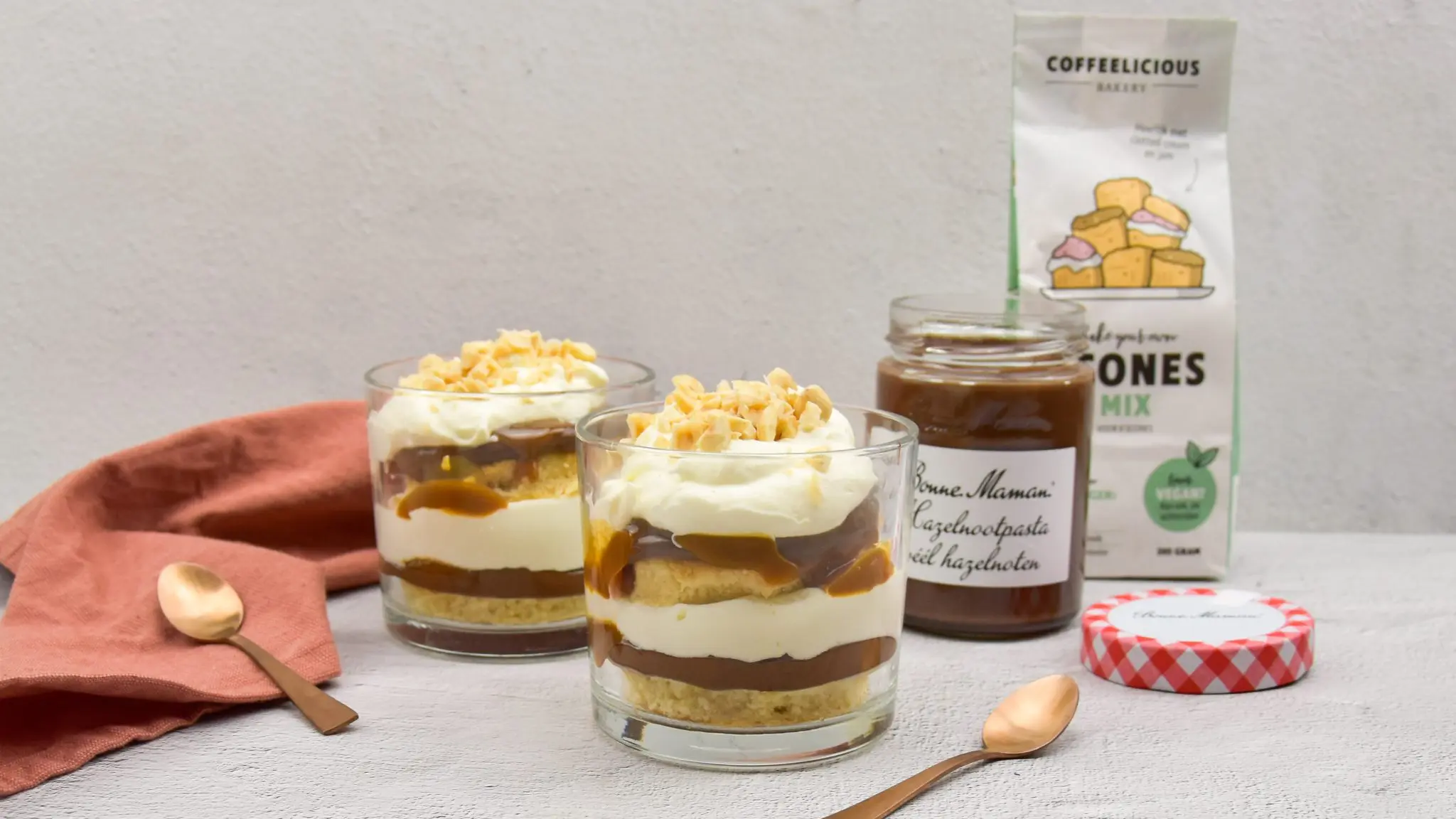 Scone trifles met hazelnootpasta en dulce de leche caramel