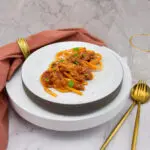Pasta All'amatriciana: Pittige pasta met guanciale