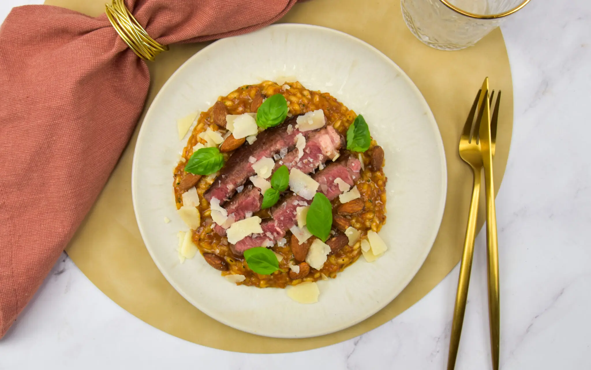 Risotto met rode pesto, bier en ribeye steak