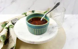 Spaanse crispy chili oil met chorizo