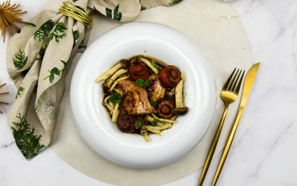 Kwartelborstjes met paddenstoelenpuree en madeira saus