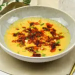 Bloemkoolsoep met cheddar en crispy chili oil