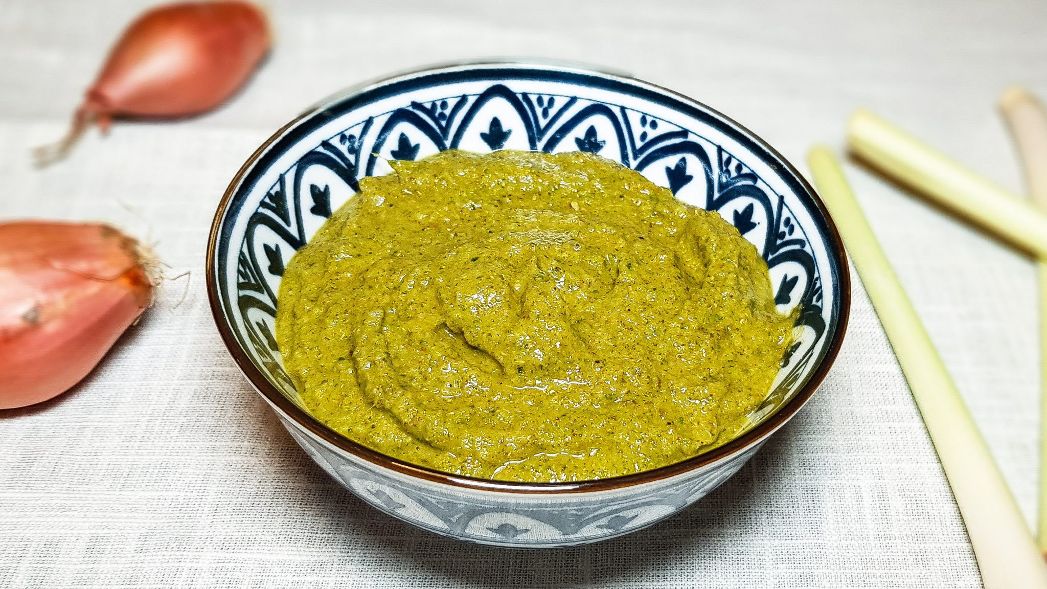 Groene currypasta maken