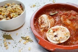 Gevulde inktvis in griekse tomatensaus