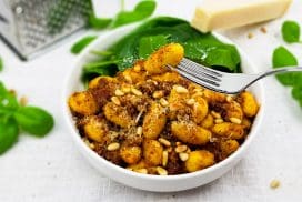 Gnocchi met rode pesto en chorizo