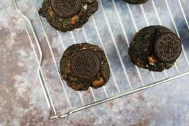 Oreo koekje met melkchocolade en vanillevulling