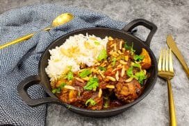 Kipcurry met kerrie, tomaten en komijn