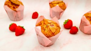 Aardbeien muffins met witte chocolade