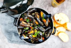 Mosselen met bier, chorizo en bladselderij