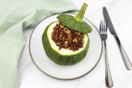 Gevulde bolcourgettes met Koreaans gehakt en gebakken rijst
