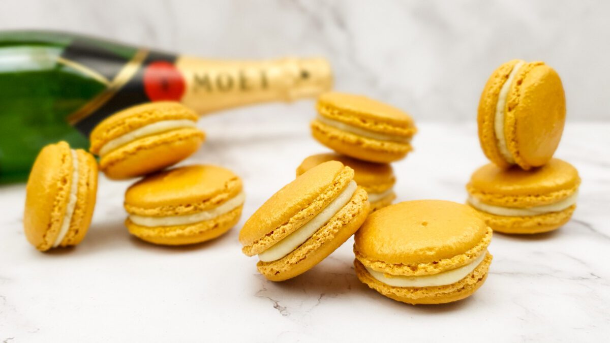 Champagne macarons