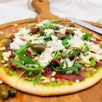 Carpaccio pizza met truffelmayonaise