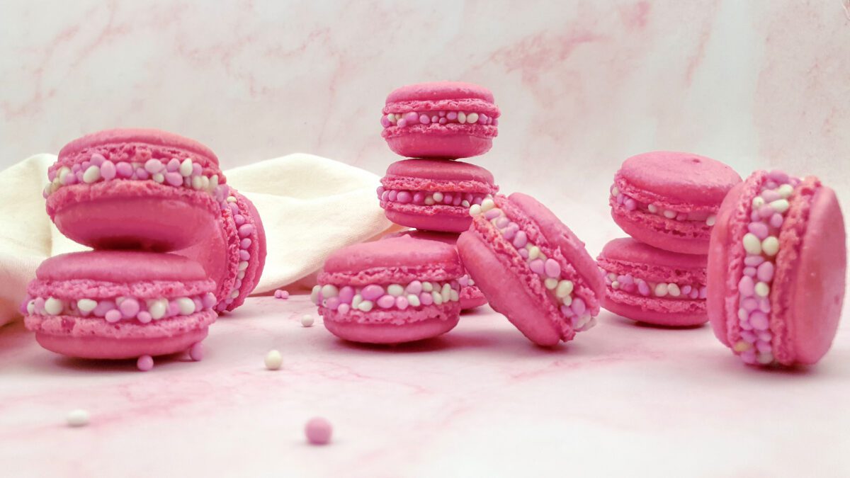 Geboorte macarons met muisjes