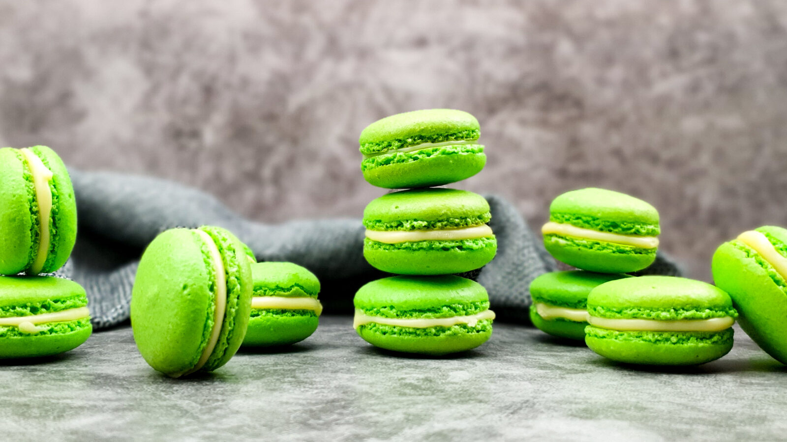 Pandan macarons met witte chocolade ganache vulling