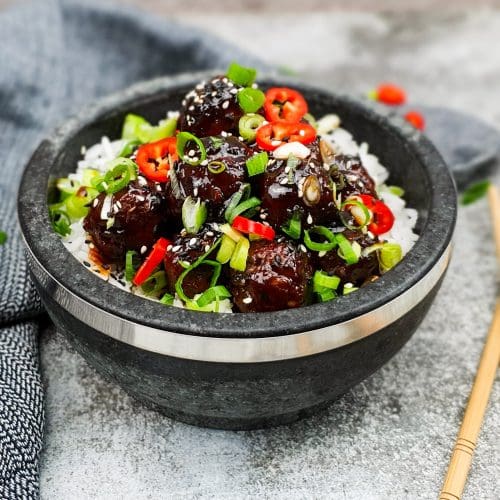 Koreaanse gehaktballetjes in zoete sticky saus