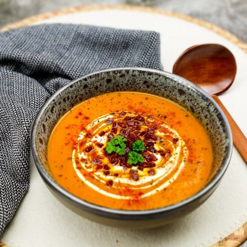 Wortelsoep met chorizo en crème fraîche