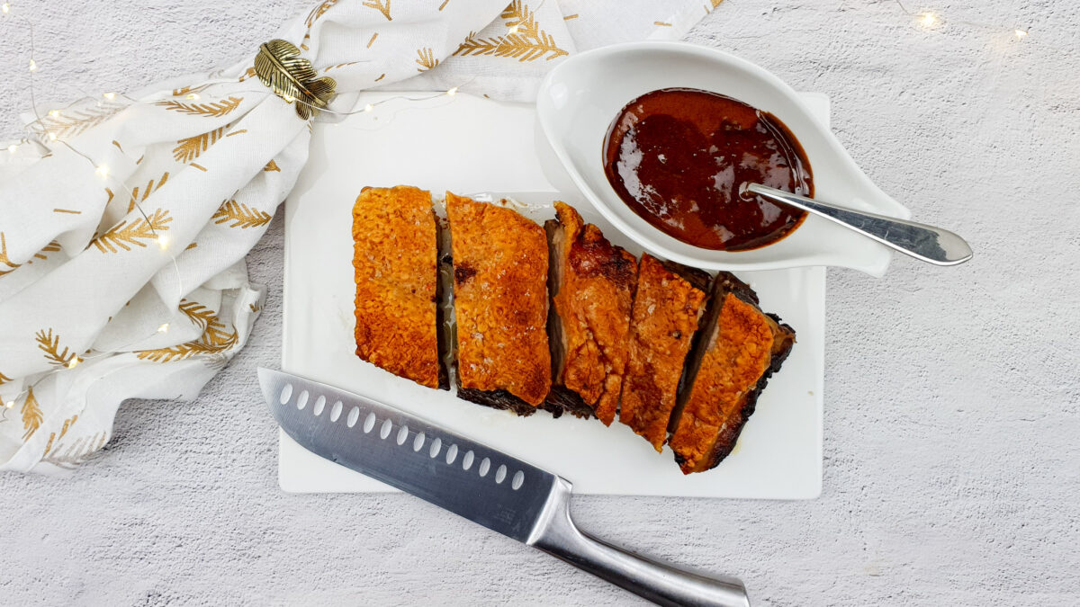 Krokante varkensbuik met ketjapsaus