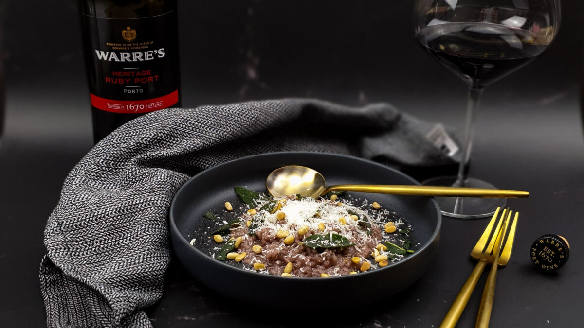 Risotto met ruby port, parmezaan en krokante salie