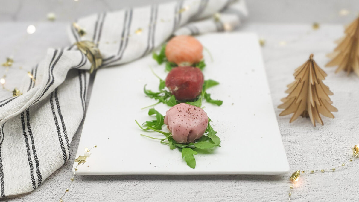 Vitello tonnato bonbons met fricandeau, tonijn en ansjovis