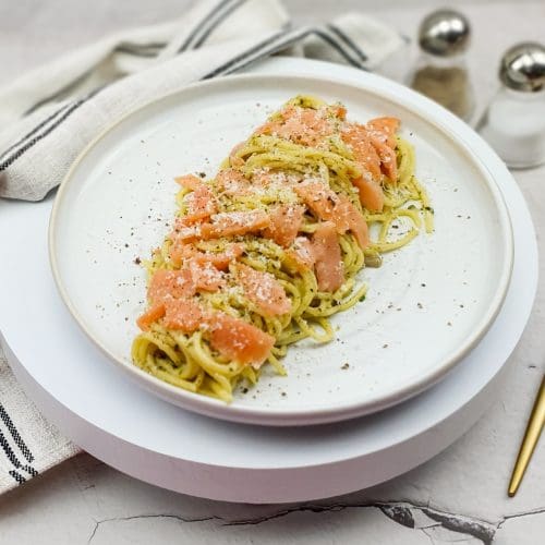 Pasta pesto met gerookte zalm