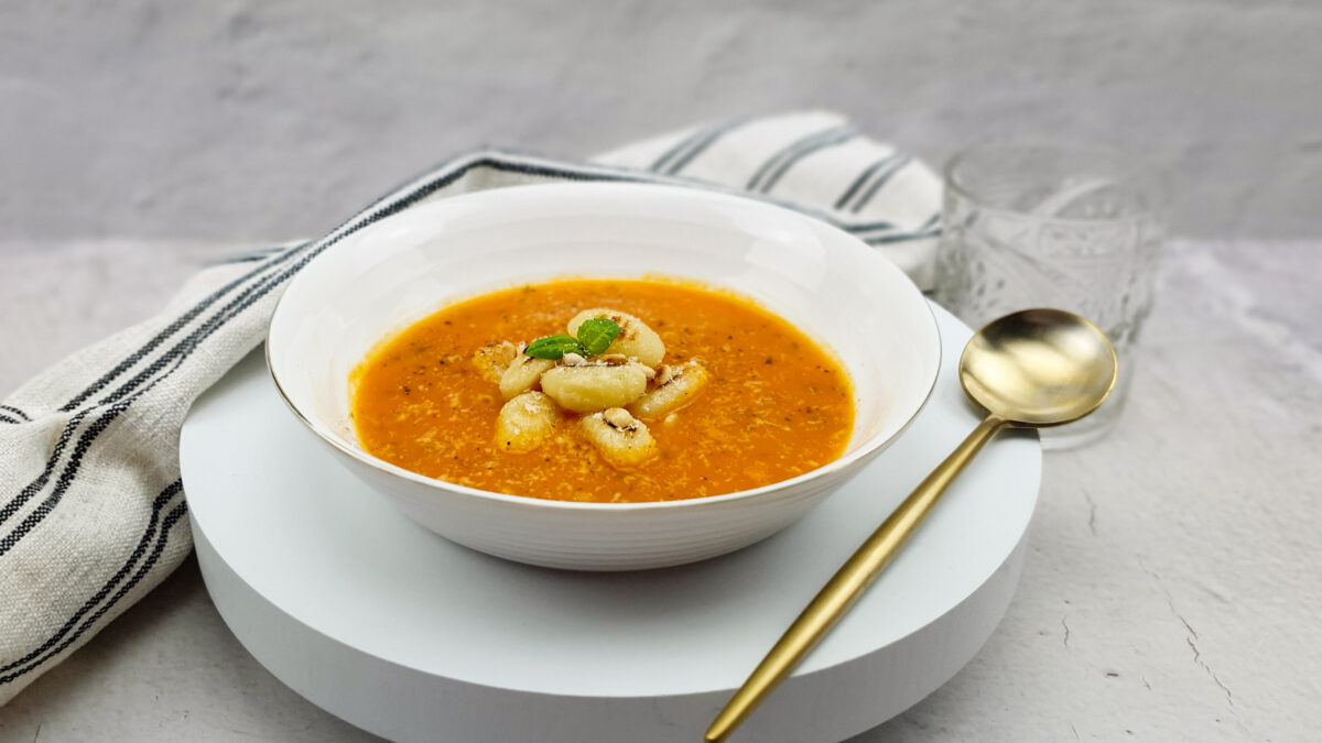 Tomatensoep met gebakken gnocchi