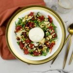 Carpaccio salade met truffelmayonaise en zongedroogde tomaatjes
