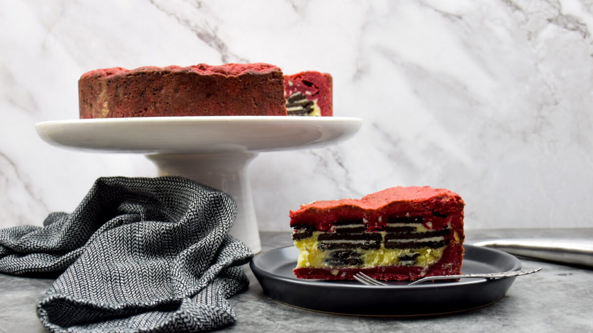 Red velvet cookie pie met monchou, witte chocolade en oreo