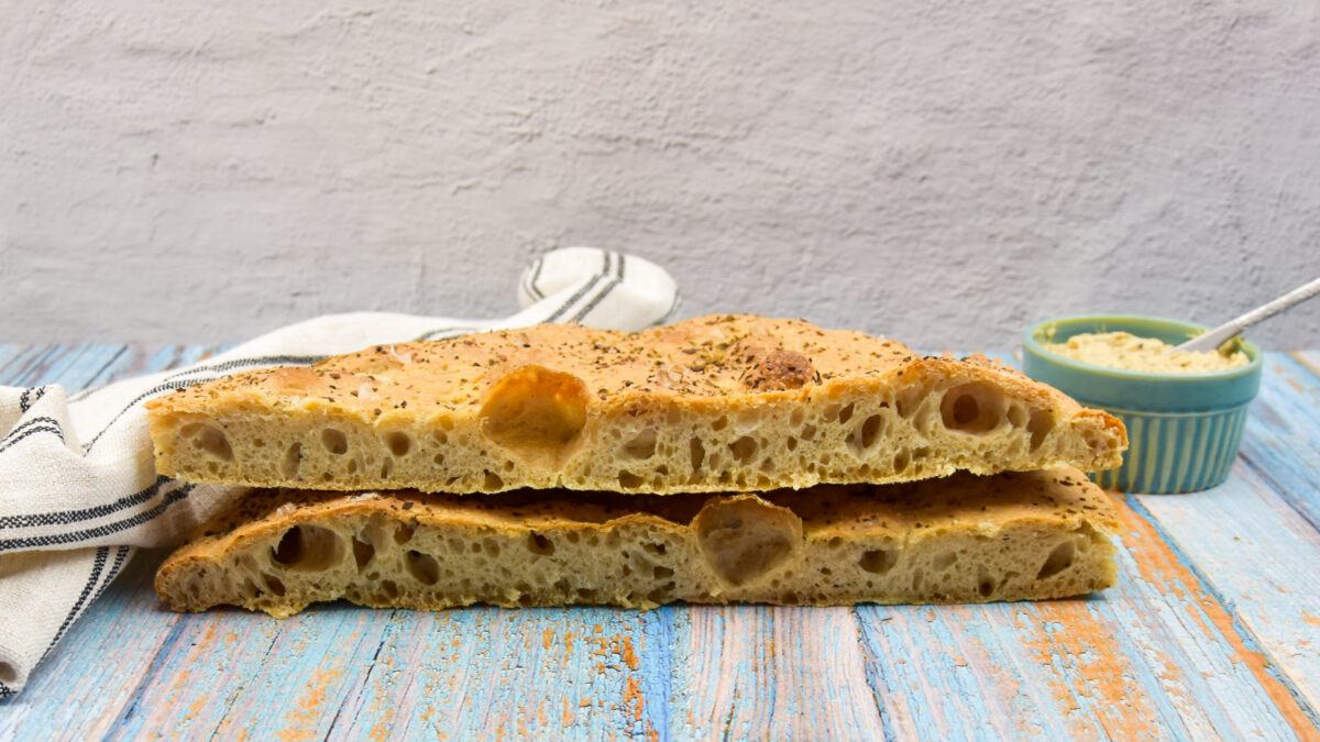 Truffel focaccia met truffeltapenade en truffelzout