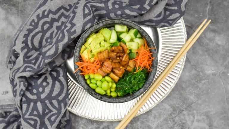 Unagi pokébowl met gerookte paling