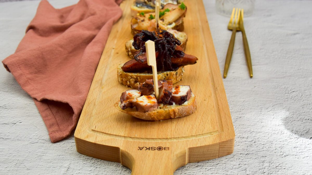 Pintxos met octopus en aïoli