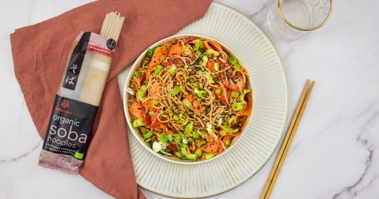 Soba noodles met sesam en groenten
