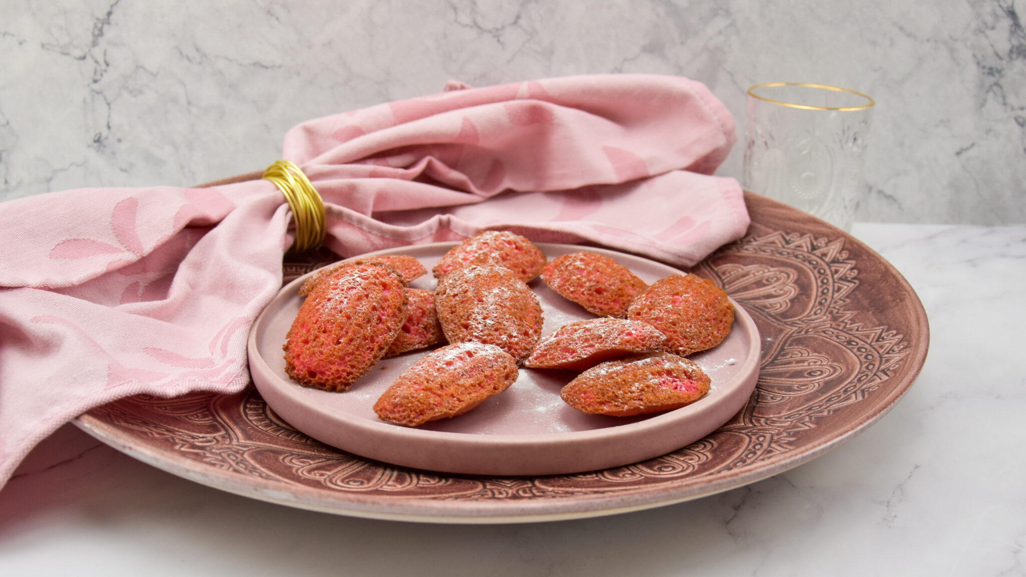 Roze rozen madeleines