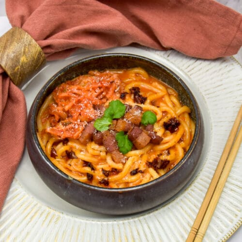 Koreaanse gochujang udon carbonara udon noodles