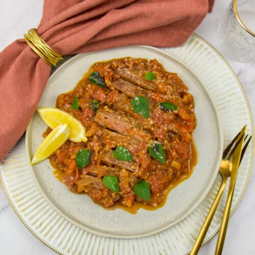 Steak pizzaiola: Entrecote in Italiaanse tomatensaus