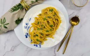 Pasta met tonijn, ansjovis en kappertjes