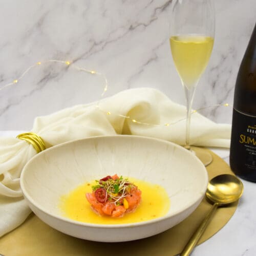 Zalm ceviche met sangria de cava dressing