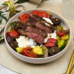 Geroosterde groenten met ribeye steak en burrata