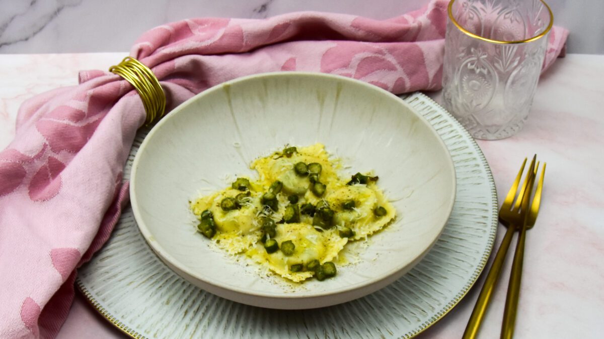 Asperge ravioli met burrata en parmaham
