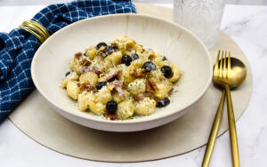 Pasta met gorgonzola, druiven en walnoten