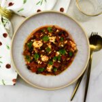Caponata met zijden tofu en pijnboompitjes