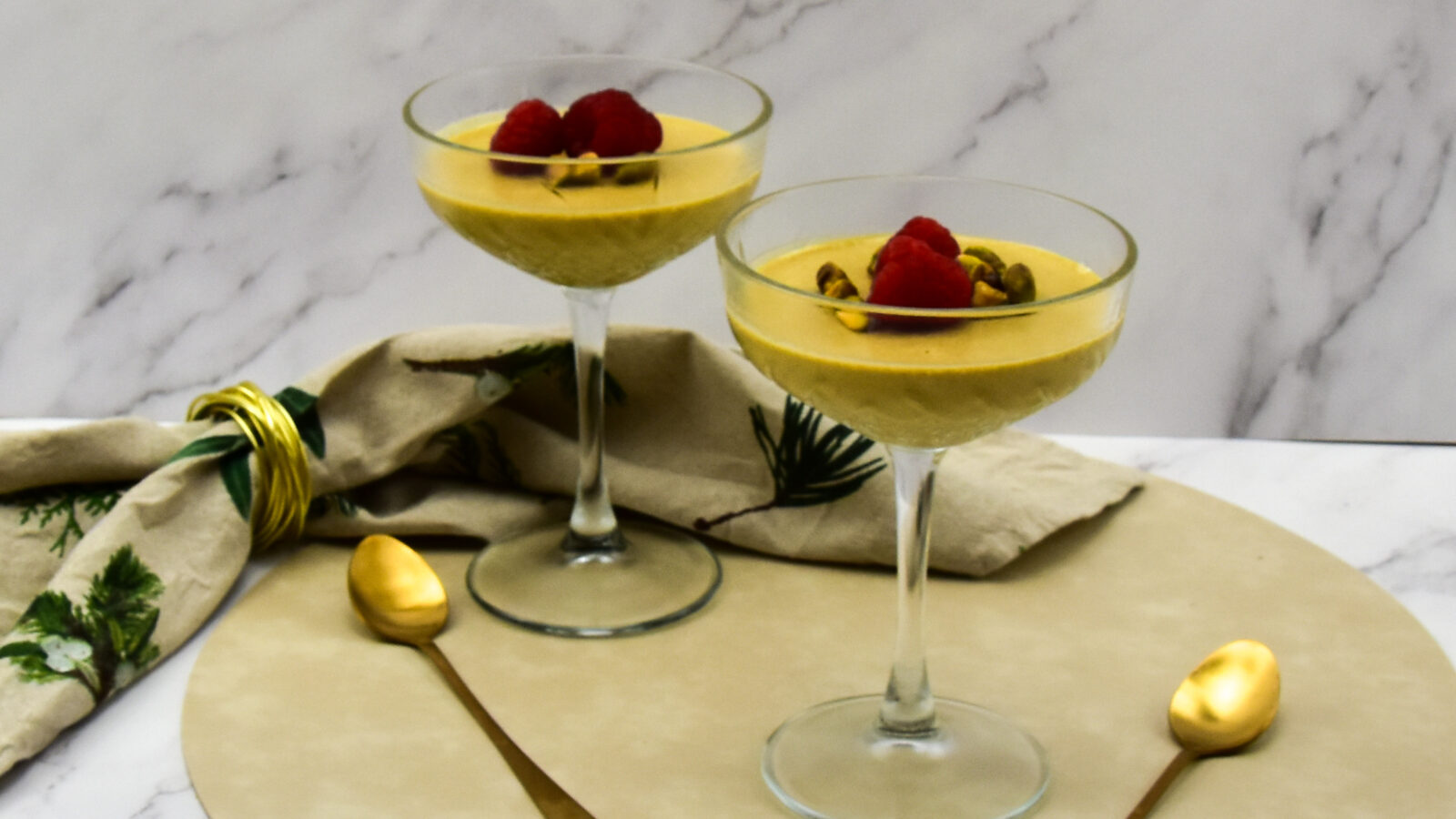 Pistache panna cotta met frambozen