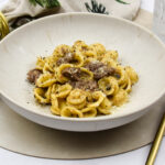 Pasta met ossenhaaspuntjes in peperroomsaus