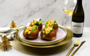 Mini lobster rolls met gerookte kreeftenmayonaise