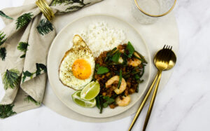 Pad Krapow met gamba's en Vietnamese crispy chili oil
