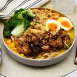 Instant noodles met sojakip