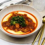 Mediterraanse varkensbuik met cannellinibonen Mediterraanse varkensbuik met cannellinibonen puree en gremolata