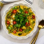 Gele kikkererwtencurry met boontjes en courgette